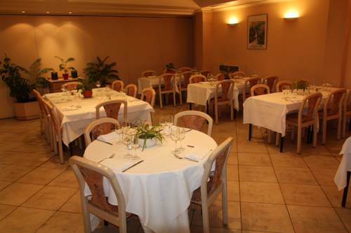Imagen del bar/restaurante del Hotel Logis Des Voyageurs. Foto 7