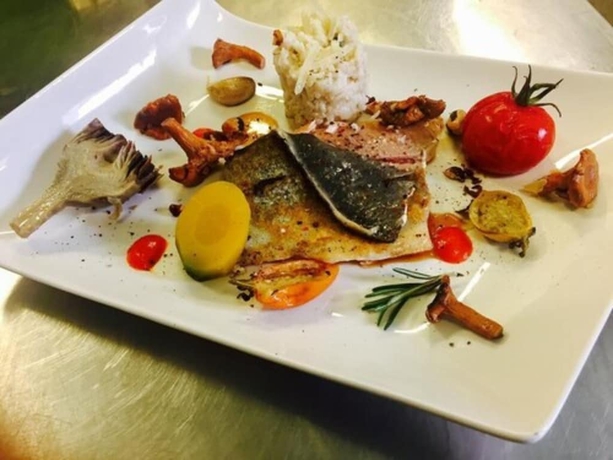 Imagen del bar/restaurante del Hotel Logis Eden Lac. Foto 5