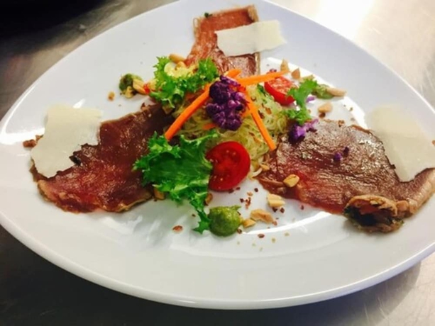 Imagen del bar/restaurante del Hotel Logis Eden Lac. Foto 7