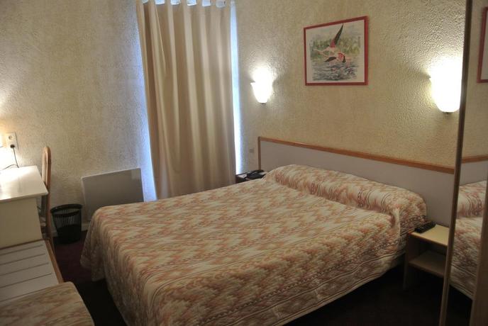 Imagen de la habitación del Hotel Logis Héraclée. Foto 4