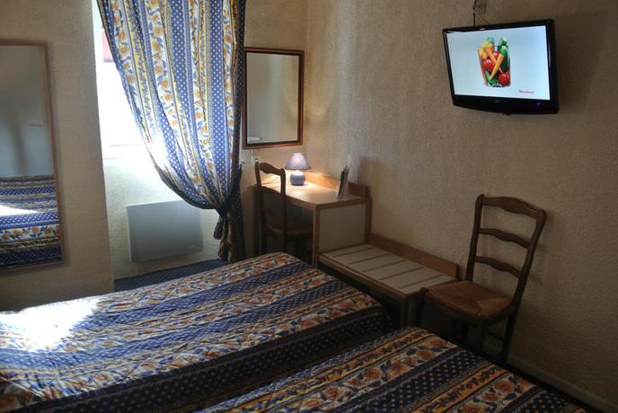 Imagen de la habitación del Hotel Logis Héraclée. Foto 5