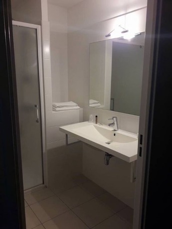 Imagen de la habitación del Hotel Logis H&ocirc;tel Ali&eacute;nor. Foto 5