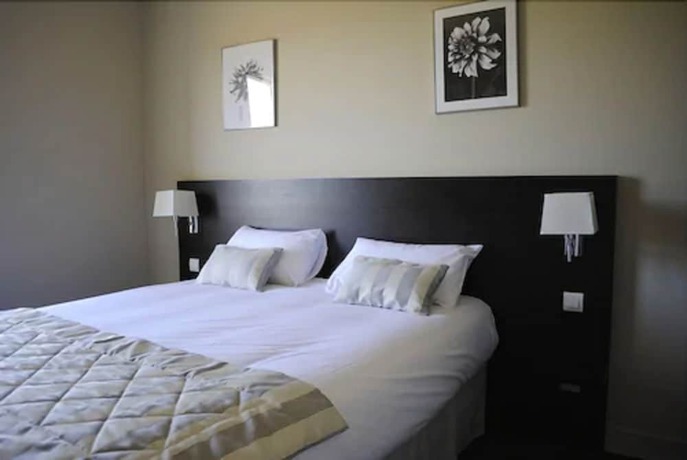 Imagen de la habitación del Hotel Logis H&ocirc;tel Ali&eacute;nor. Foto 7