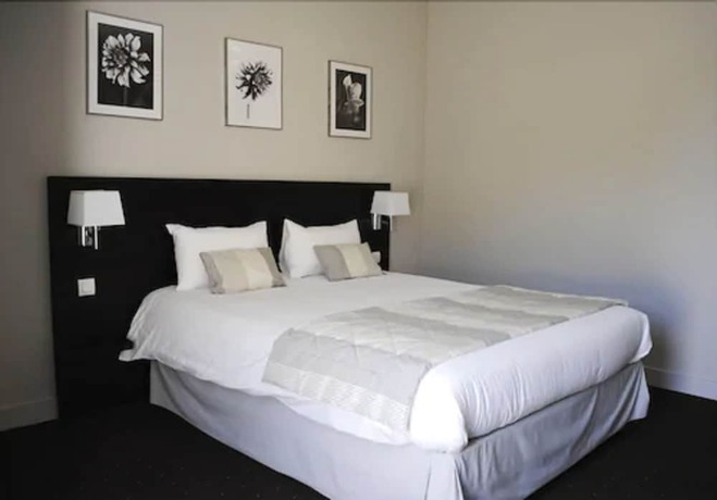 Imagen de la habitación del Hotel Logis H&ocirc;tel Ali&eacute;nor. Foto 12