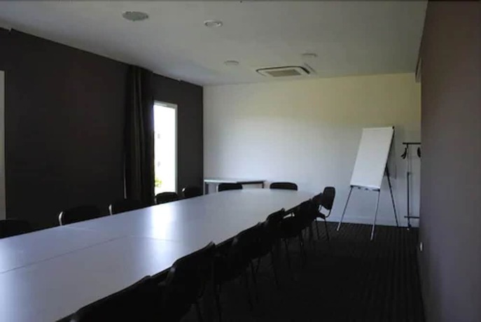 Imagen de los interiores del Hotel Logis H&ocirc;tel Ali&eacute;nor. Foto 16