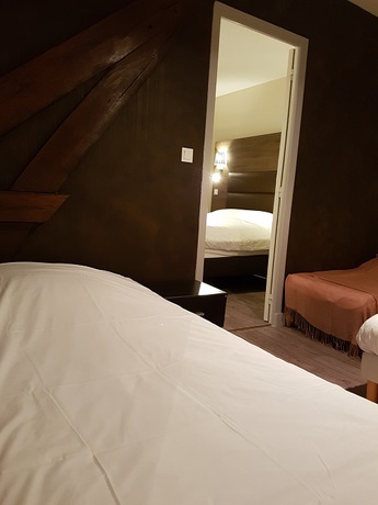 Imagen general del Hotel Logis H&ocirc;tel Deshors Foujanet. Foto 1