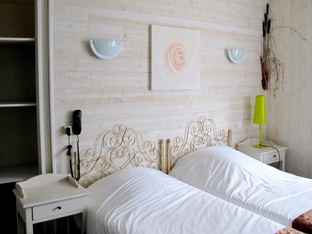 Imagen de la habitación del Hotel Logis H&ocirc;tel Deshors Foujanet. Foto 16