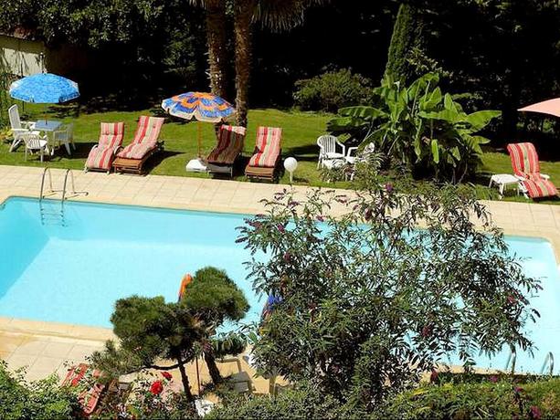 Imagen general del Hotel Logis H&ocirc;tel Deshors Foujanet. Foto 9