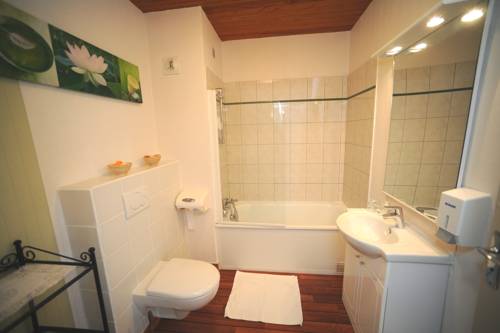 Imagen de la habitación del Hotel Logis H&ocirc;tel Fontaine. Foto 15