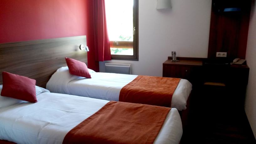 Imagen de la habitación del Hotel Logis H&ocirc;tel La Cl&eacute; Des Champs. Foto 18