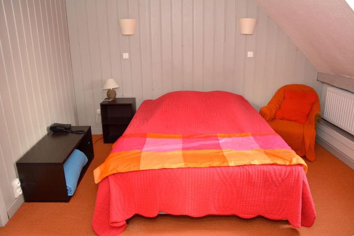 Imagen de la habitación del Hotel Logis H&ocirc;tel La Corne d\'Abondance. Foto 2