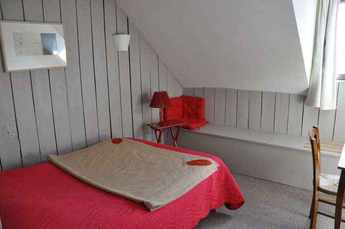 Imagen de la habitación del Hotel Logis H&ocirc;tel La Corne d\'Abondance. Foto 7