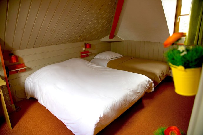 Imagen de la habitación del Hotel Logis H&ocirc;tel La Corne d\'Abondance. Foto 9