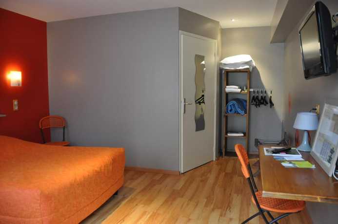 Imagen de la habitación del Hotel Logis H&ocirc;tel La Corne d\'Abondance. Foto 11