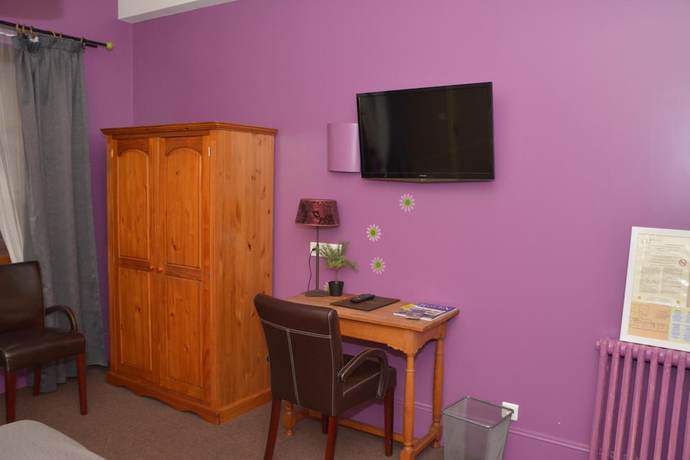 Imagen de la habitación del Hotel Logis H&ocirc;tel La Corne d\'Abondance. Foto 14