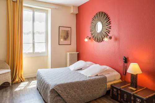 Imagen de la habitación del Hotel Logis H&ocirc;tel Lafayette Rochefort France. Foto 3