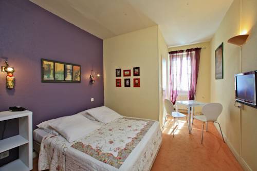 Imagen de la habitación del Hotel Logis H&ocirc;tel Lafayette Rochefort France. Foto 4