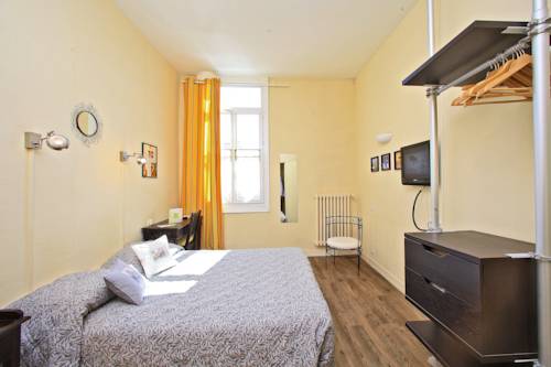 Imagen de la habitación del Hotel Logis H&ocirc;tel Lafayette Rochefort France. Foto 5