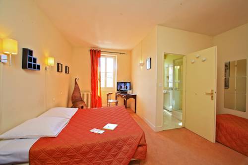 Imagen de la habitación del Hotel Logis H&ocirc;tel Lafayette Rochefort France. Foto 13