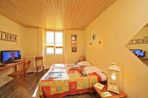 Imagen de la habitación del Hotel Logis H&ocirc;tel Lafayette Rochefort France. Foto 15