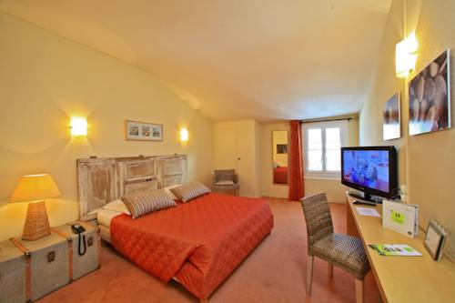 Imagen de la habitación del Hotel Logis H&ocirc;tel Lafayette Rochefort France. Foto 16