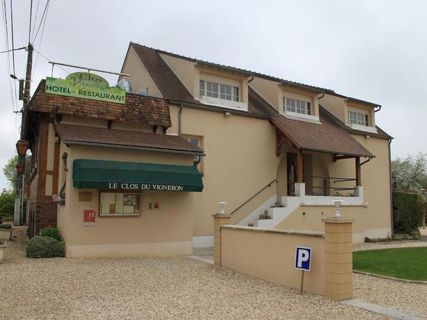 Imagen de los exteriores del Hotel Logis H&ocirc;tel Le Clos du Vigneron. Foto 18