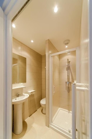 Imagen de la habitación del Hotel Logis H&ocirc;tel - Le Petit Bellon. Foto 14