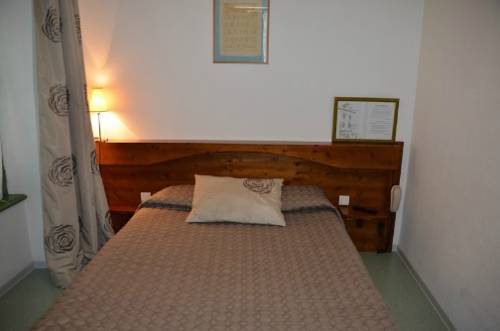 Imagen de la habitación del Hotel Logis H&ocirc;tel Le Relais Des Remparts. Foto 8