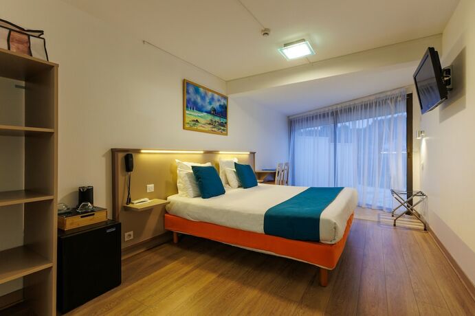 Imagen de la habitación del Hotel Logis Hôtel Le Rochelois. Foto 12