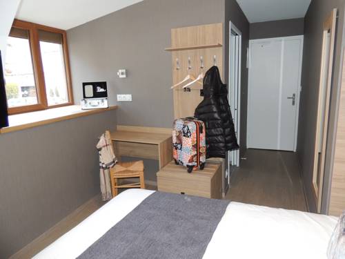 Imagen de la habitación del Hotel Logis H&ocirc;tel Les Coudercous. Foto 9