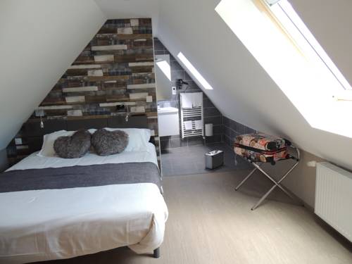 Imagen de la habitación del Hotel Logis H&ocirc;tel Les Coudercous. Foto 14