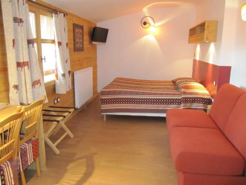 Imagen de la habitación del Hotel Logis H&ocirc;tel Les Peupliers. Foto 4