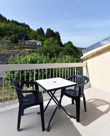 Imagen de la habitación del Hotel Logis H&ocirc;tel Les Platanes. Foto 6