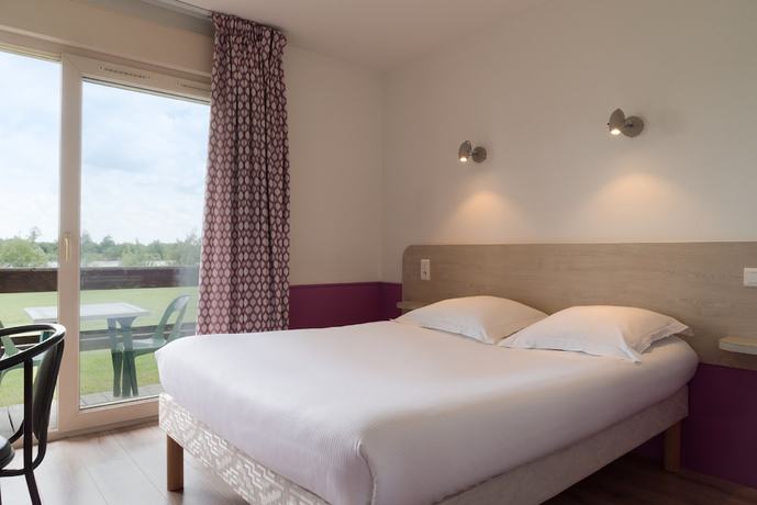 Imagen de la habitación del Hotel Logis Hôtel Restaurant La Vieille Ferme. Foto 11