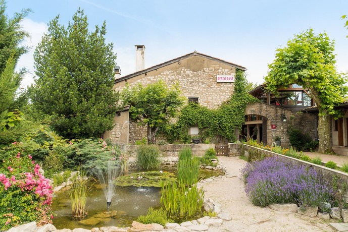 Imagen general del Hotel Logis Hôtel Restaurant La Vieille Ferme. Foto 3