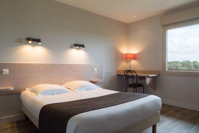 Imagen de la habitación del Hotel Logis Hôtel Restaurant La Vieille Ferme. Foto 13