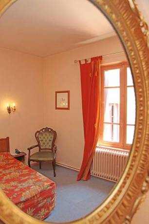 Imagen de la habitación del Hotel Logis Hôtel Saint Clair. Foto 3