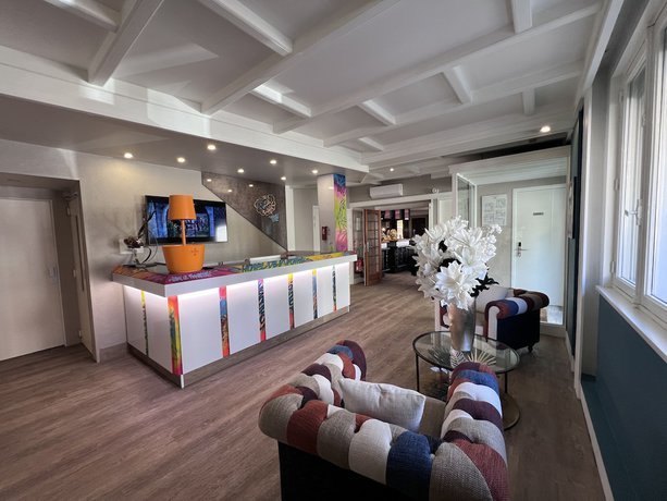 Imagen de los interiores del Hotel Logis H&ocirc;tel Spa de la Poste. Foto 11