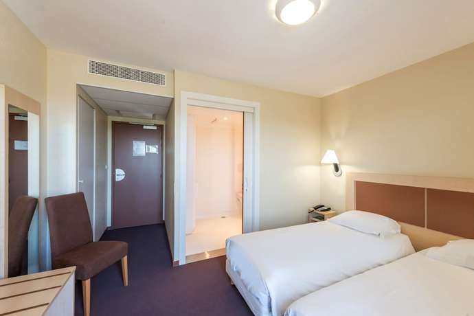 Imagen de la habitación del Hotel Logis H&ocirc;tel Talencia. Foto 3