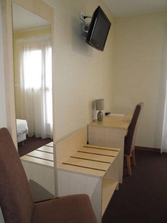 Imagen de la habitación del Hotel Logis H&ocirc;tel Talencia. Foto 5