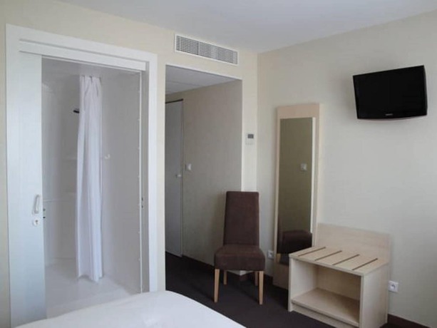 Imagen de la habitación del Hotel Logis H&ocirc;tel Talencia. Foto 8