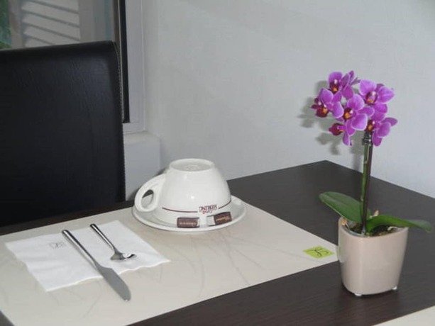 Imagen de la habitación del Hotel Logis H&ocirc;tel Talencia. Foto 12