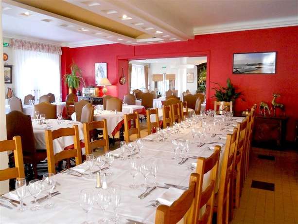 Imagen del bar/restaurante del Hotel Logis H&ocirc;tel de Bretagne. Foto 2