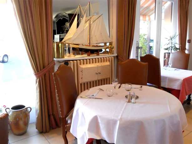 Imagen del bar/restaurante del Hotel Logis H&ocirc;tel de Bretagne. Foto 6