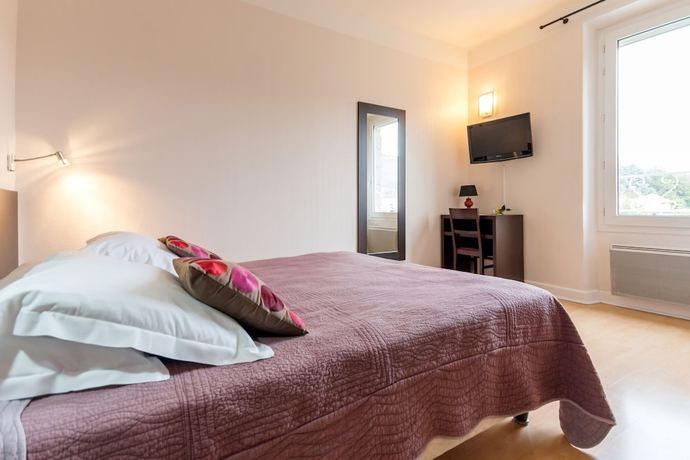 Imagen de la habitación del Hotel Logis H&ocirc;tel du Jabron. Foto 11
