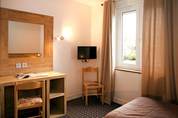 Imagen de la habitación del Hotel Logis H&ocirc;tel du Labrador. Foto 8