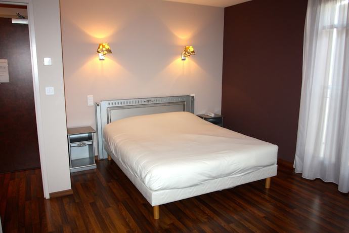 Imagen de la habitación del Hotel Logis H&ocirc;tel du Parc, Le Fraysse. Foto 3