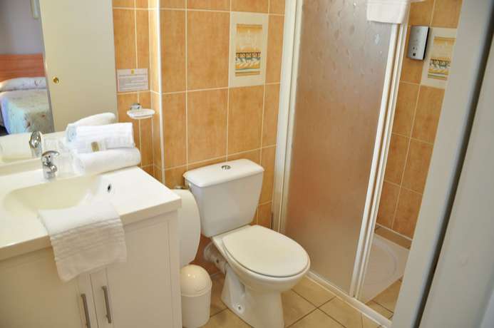Imagen de la habitación del Hotel Logis H&ocirc;tel du Parc, Le Fraysse. Foto 4