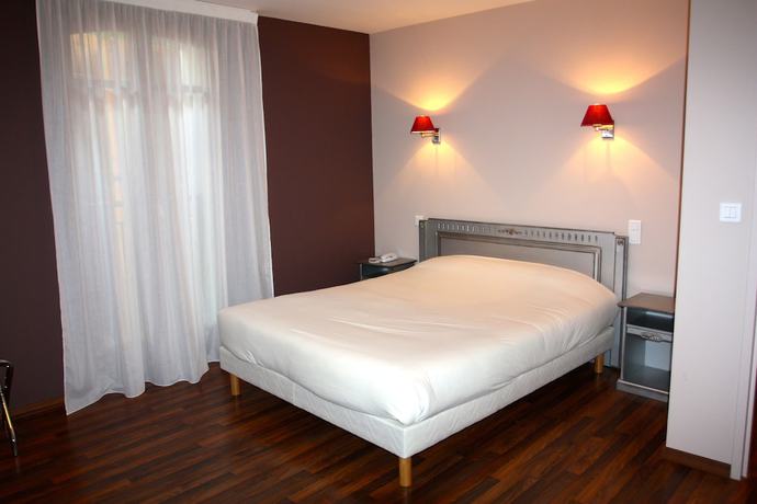Imagen de la habitación del Hotel Logis H&ocirc;tel du Parc, Le Fraysse. Foto 8