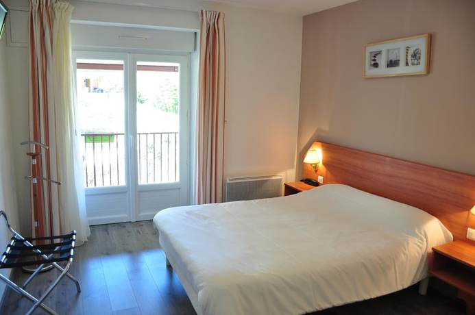 Imagen de la habitación del Hotel Logis H&ocirc;tel du Parc, Le Fraysse. Foto 12